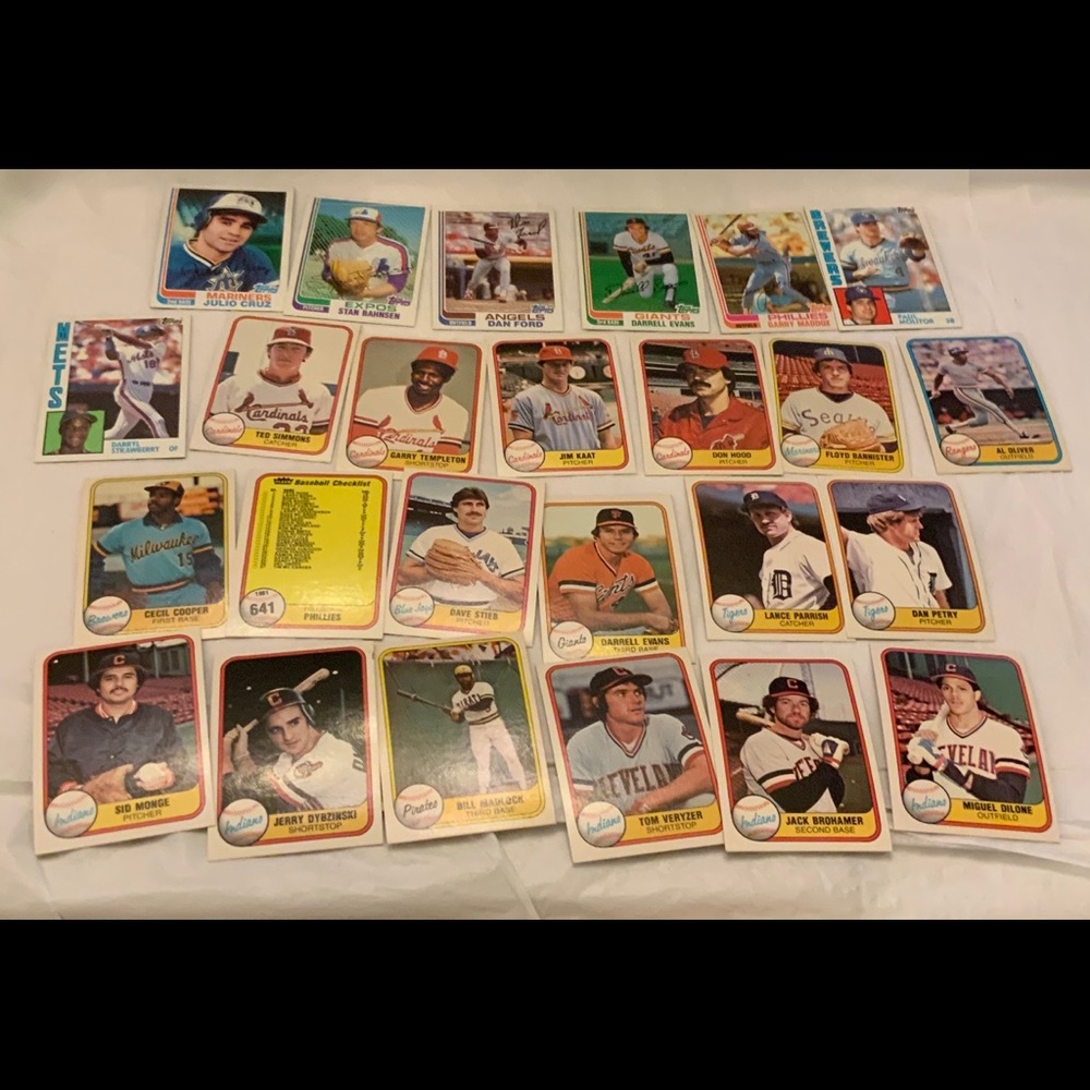 Bundle of Baseball Cards Lot 203*
